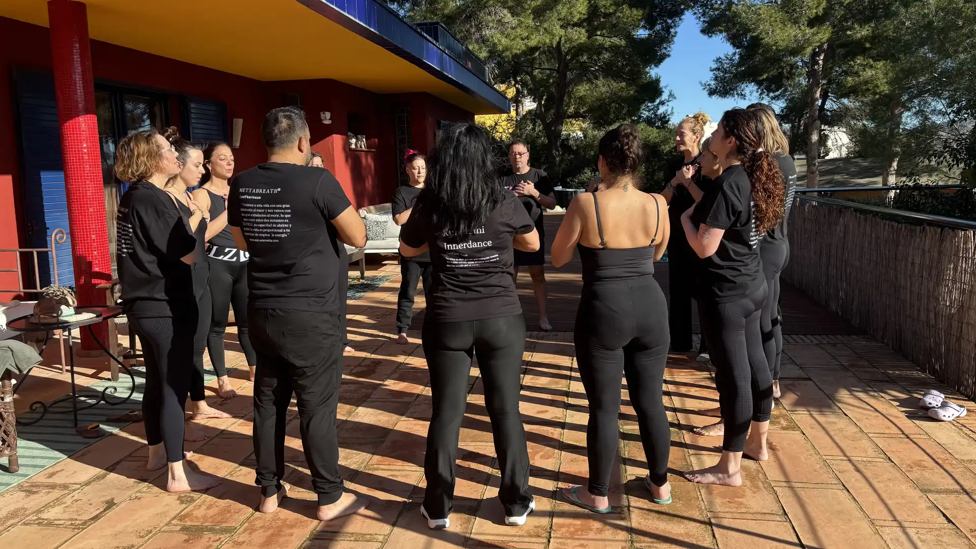 Sesión de bienestar holístico en Murcia — Kundalini Innerdance, Breathwork y Autosanación Reconectiva con Viviana Ruiz